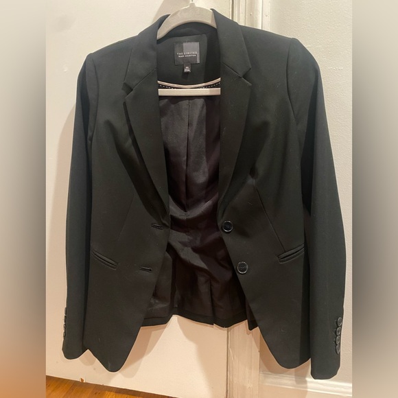 The Limited Jackets & Blazers - The Limited black collection two button blazer, size 00